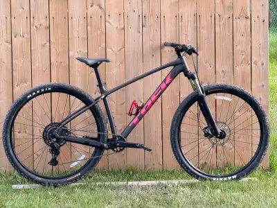 2025 Trek marlin 5 gen 3 size ML wheels 29 , View more