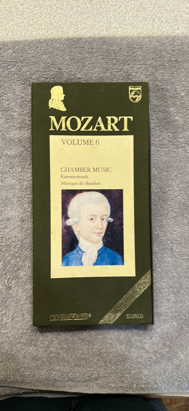 Cassette Set Mozart Chamber Music With Booklet In A Box Set  in CDs, DVDs & Blu-ray in Ottawa