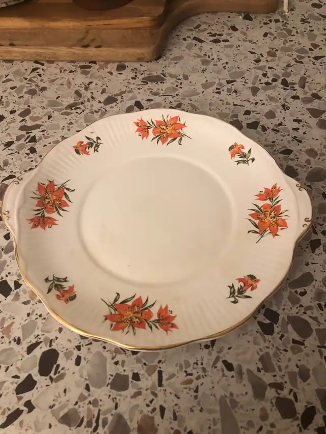 Queen’s Tiger Lily Cake Plate