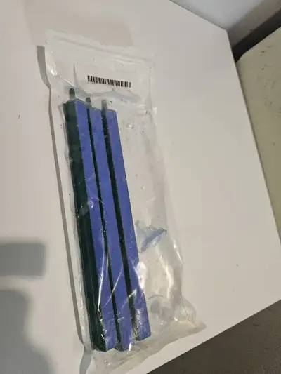 I'm offering a brand new set of 4 Pawfly 8-inch air stones, perfect for adding oxygen, promoting exc...