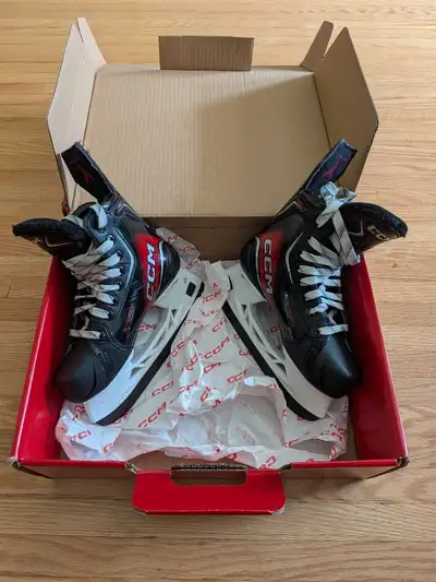 kids size 1.5 hockey skates, View more