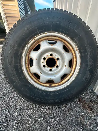 4 FORD steel winter rims. 17 inch 6 bolt 4 Firestone WinterForce Tires with lots of tread left. 4 Fo...
