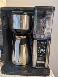 Ninja speciality coffee maker with milk frother 