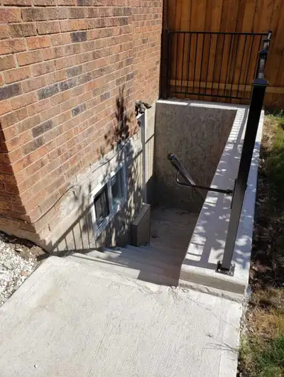 1 Bedroom Legal Basement apartment located in the heart of Mississauga! - 3 min drive to the Square...