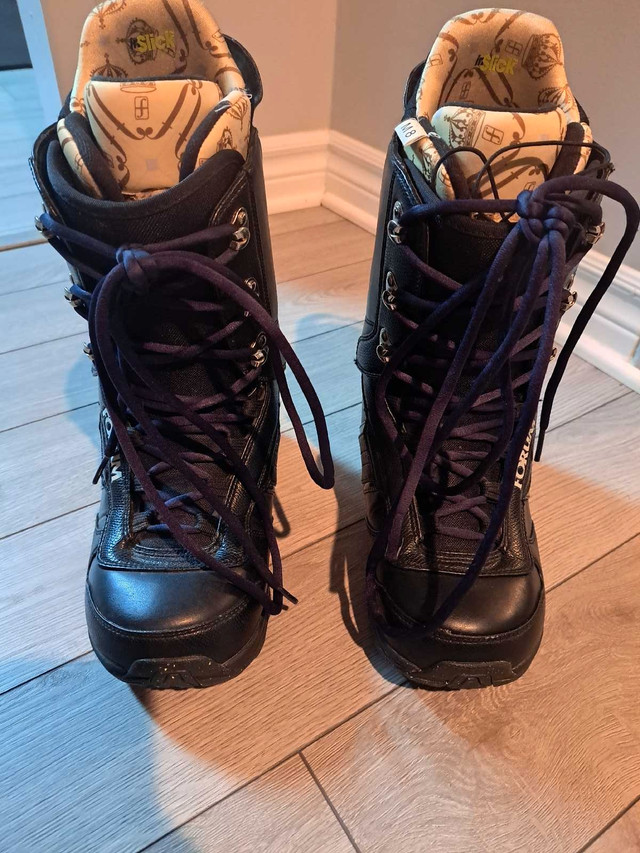 75$ NOW! Forum Men size 8 snowboard boots in Snowboard in Gatineau - Image 4