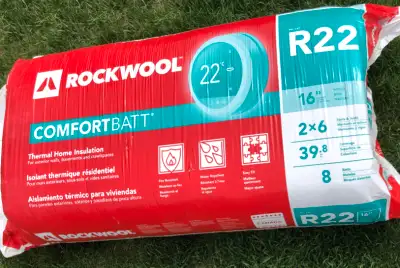 Unopened single bag containing eight R-22 batt insulation 16” on centre for 2x6 studs, 39.8 sq. Ft c...