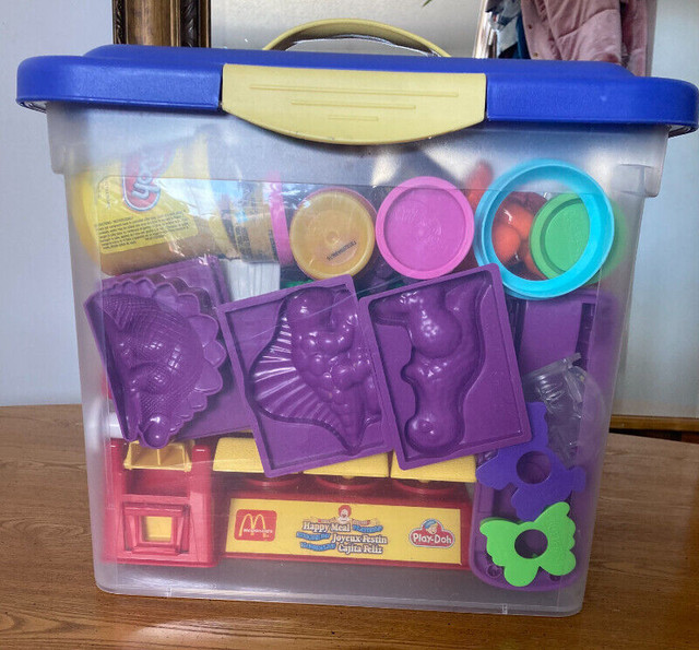 Sterilite Bin With Play-Doh and Accessories in Toys & Games in Edmonton - Image 2