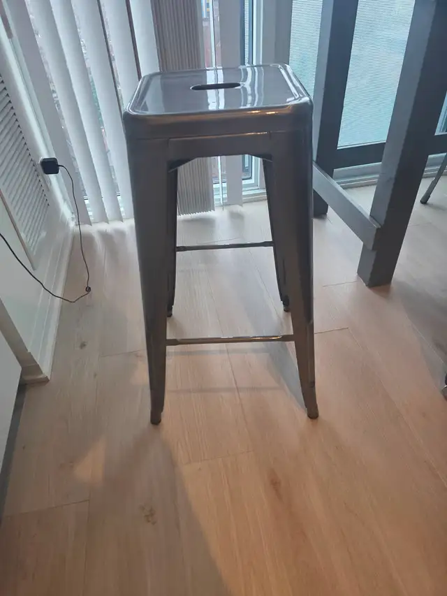 Rustic table and 3 stools included in Dining Tables & Sets in City of Toronto - Image 6
