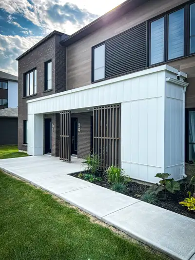 Superbes 4 ½ à l'étage, très ensoleillé, dans un petit bâtiment de type triplex avec une architectur...