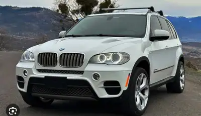 Private transport driver Ottawa to Montreal airport ride, View more
