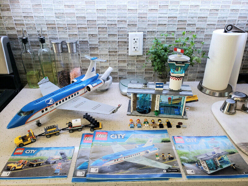 LEGO CITY  - Airport Passenger Terminal - 60104 for sale  