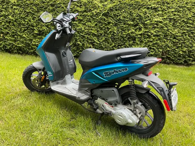 Scooter thyphoon in Scooters & Pocket Bikes in Sherbrooke - Image 8
