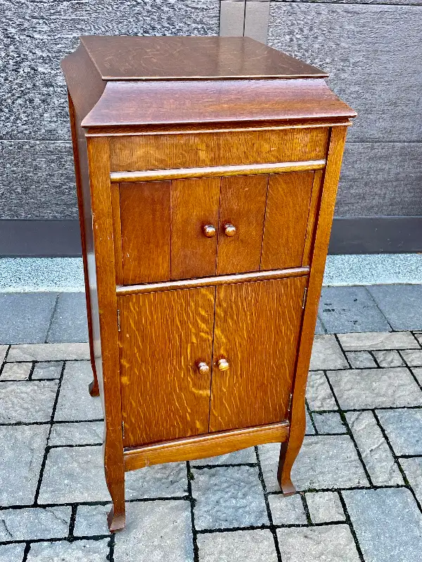 Antique “Columbia” Grafonola (c. 1910;  OAK Casing; Works!) in Other in Mississauga / Peel Region - Image 10