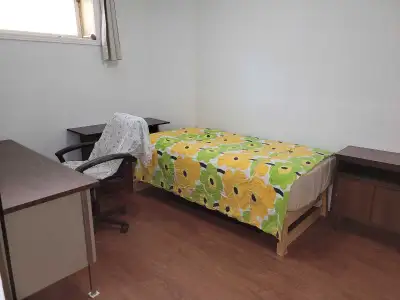3 minutes walking to bus station 671. 8 minutes walking to bus station 662. 10 minutes Driving to Un...