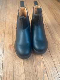 aquatherm brand new boots size 6