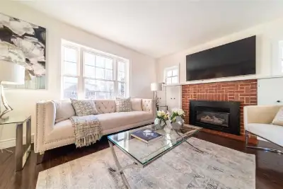 Available from May 1st, this beautiful main unit of a Detached 3-Bedroom House. Available for a long...