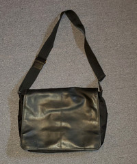 Black Lesther Carry bag