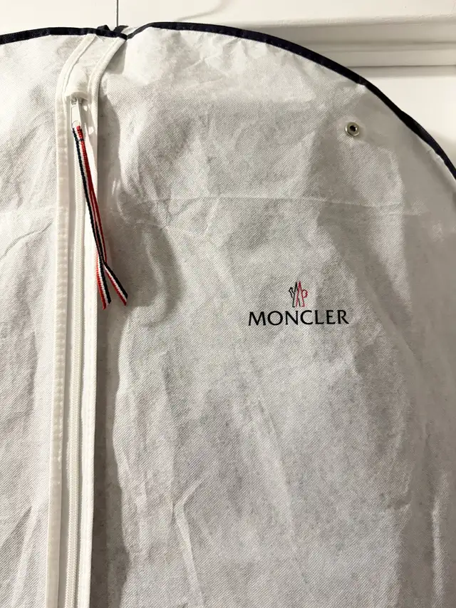 Manteau Moncler jacket in Men's in Laval / North Shore - Image 3