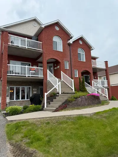 Condo 4 1/2 à louer dans un cul-de-sac