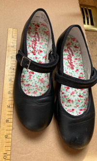 Capezio leather shoes size 2.5