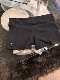 Lululemon shorts size 6-8