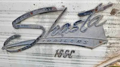 Complete restoration required, no papers, in absolutely terrible condition. It has been stationarity...