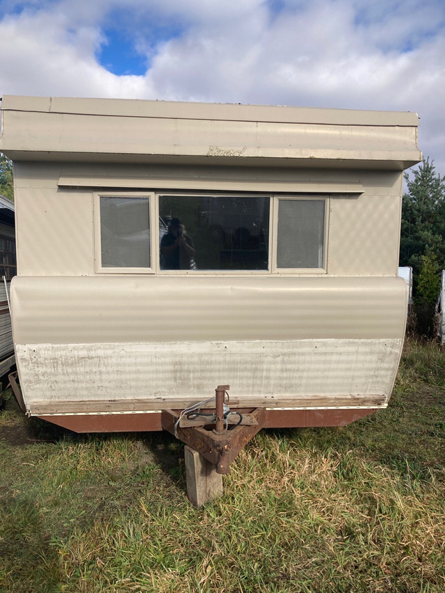 40’x10 mobile home trailer SOLD living farm bunkie tiny home.    in Park Models in Barrie - Image 3