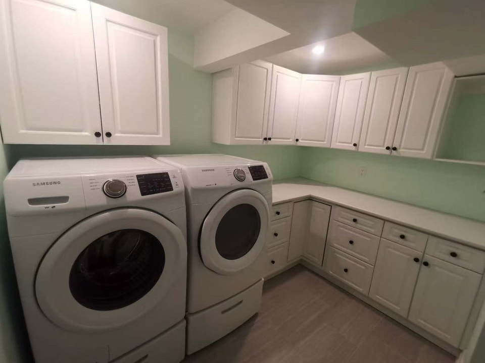 Spacious Walkout Apt In Brantford 3