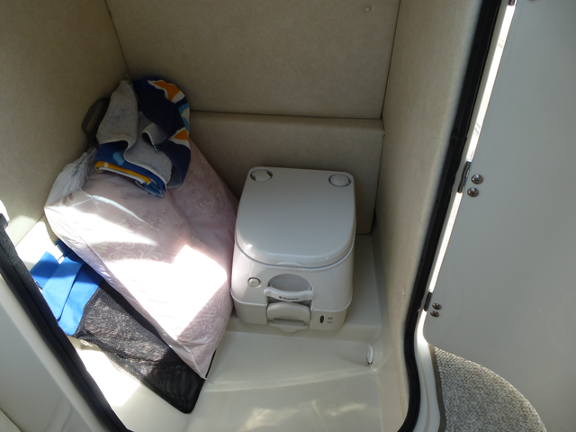 Bateau Sea Ray Sundeck 220 in Powerboats & Motorboats in Shawinigan - Image 11