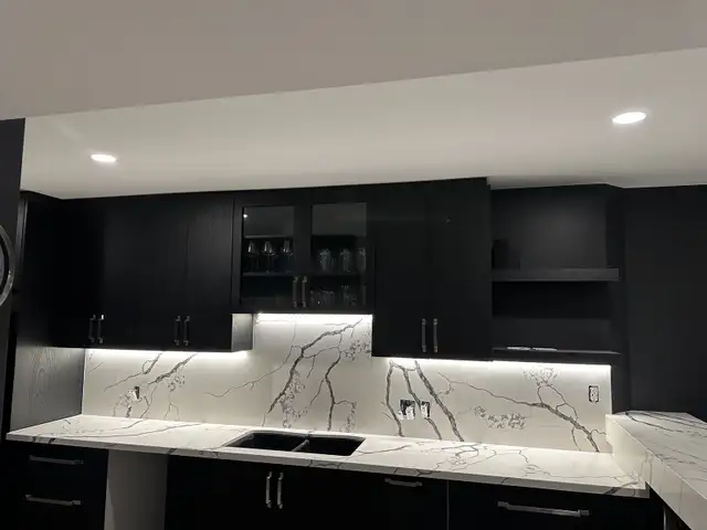 Quartz Kitchen Countertops  in Cabinets & Countertops in Barrie - Image 4