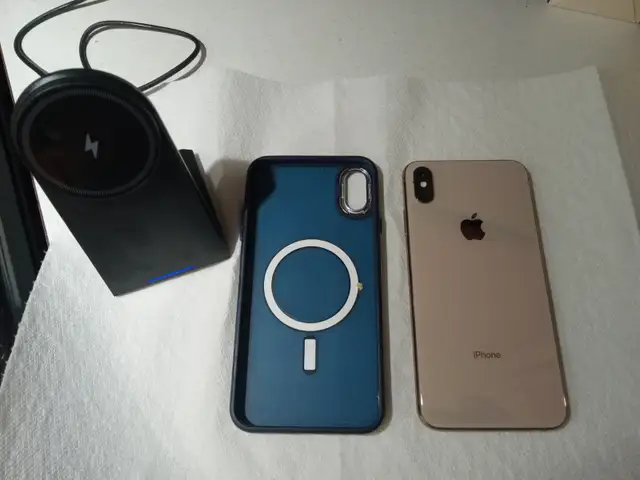 Iphone XS Max bundle in Cell Phones in Ottawa - Image 3