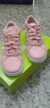 Ladies pink Adidas Neo sneakers size 5.5!!!