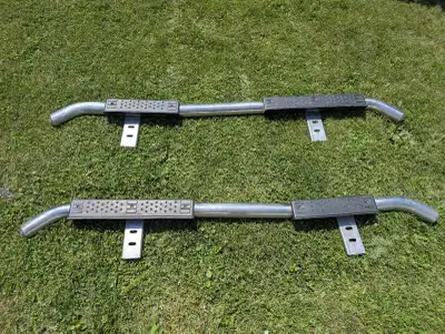 These are a pair of Westin Sure Grip Running Boards that came off a 2010 Santa Fe. They offer a stur...