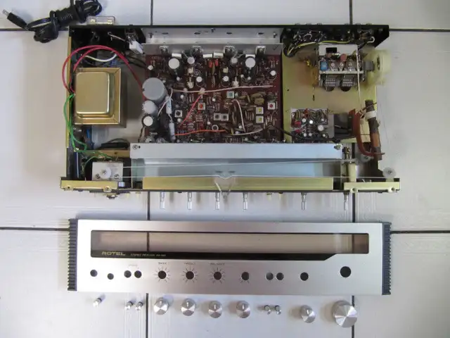 Classic Rotel Model RX-152 High Current Receiver XCond Circ 1978 in Arts & Collectibles in Mississauga / Peel Region - Image 3