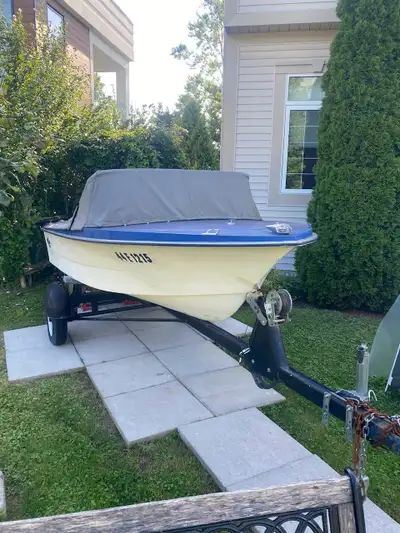 14’ fibreglass Crestliner with 25HP Johnson outboard. Electric start. Runs great. Comes with cover,...
