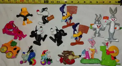Warner Bros Looney Tunes Bugs Bunny, Tweety Silvester Books Toys, View more