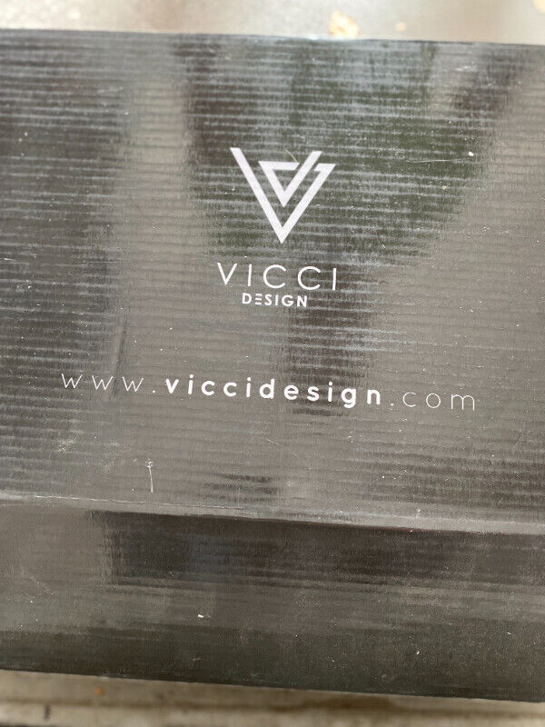 VICCI DESIGN Blue 3x6 Glass Subway Tile - 2 boxes in Floors & Walls in Markham / York Region - Image 2