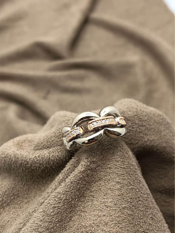 Bague Dames en or 18k avec 17 diamants véritables 7.29 grammes dans Bijoux et montres  à Ville de Montréal - Image 2