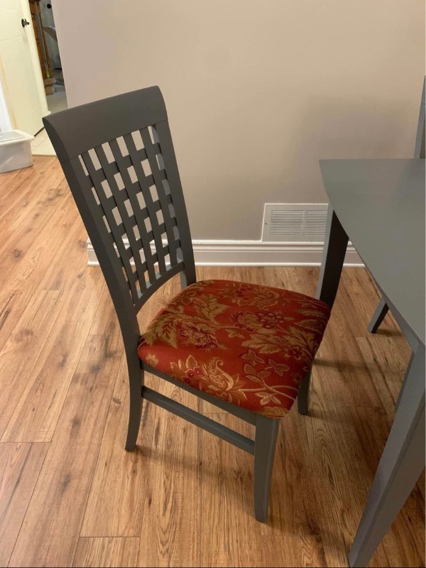 Dining table set with 6 chairs (solid painted wood, with leaf) Dining