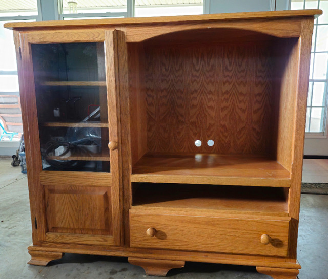 Solid Oak Wood Mennonite Wall Unit (5 Shelves) in TV Tables & Entertainment Units in Hamilton