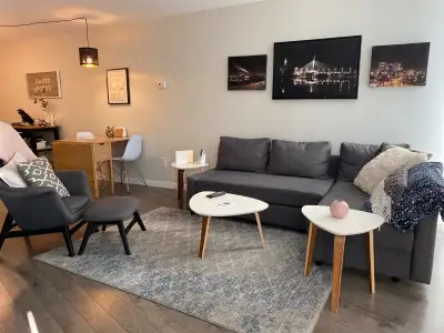 Waterfront Drive - Furnished, City & River Views, Free Parking