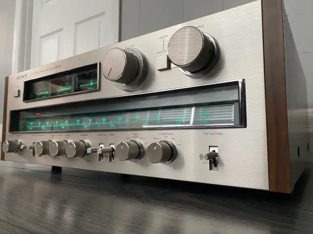 Vintage Sony STR V5 Stereo Receiver in Stereo Systems & Home Theatre in St. Catharines - Image 4