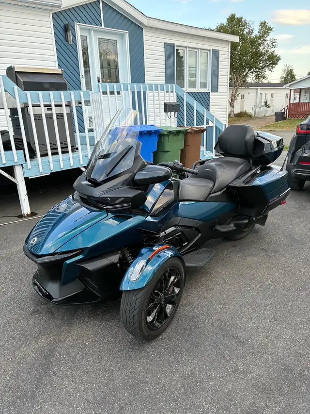 spyder rt bleu in Other in Sept-Îles - Image 4