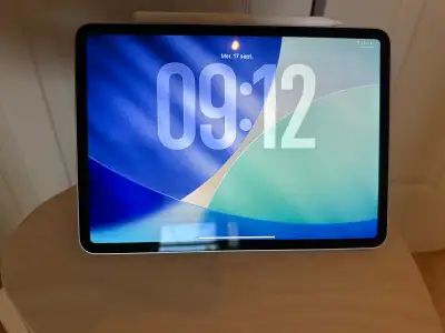 iPad Pro 11″ (4ᵉ génération) – 128 Go Wi-Fi + Apple Pencil +, View more