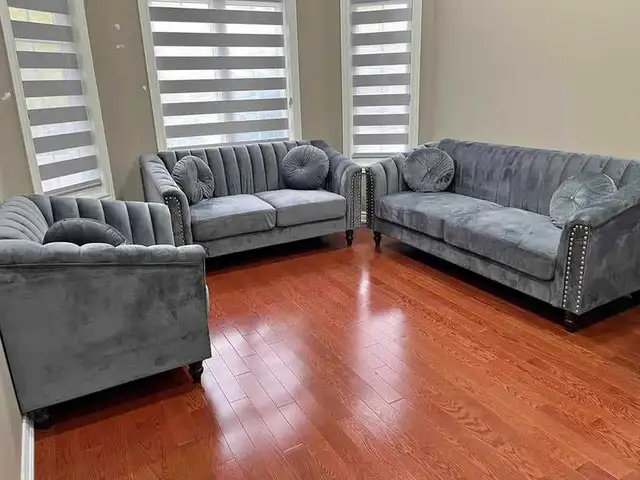 Grey 3-Piece Sofa Set in Multi-item in Mississauga / Peel Region - Image 2