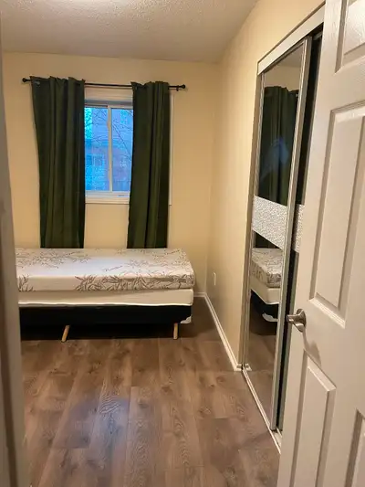 This is a bedroom available for rent in a two bedroom apartment. Living, kitchen and bathroom will b...