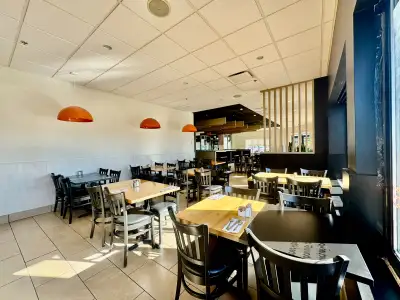Restaurant in Brossard for sale / Restaurant à Brossard à vendre, View more