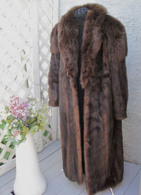 Manteau Vison - Mink  Fur- collet de fourrure de renard