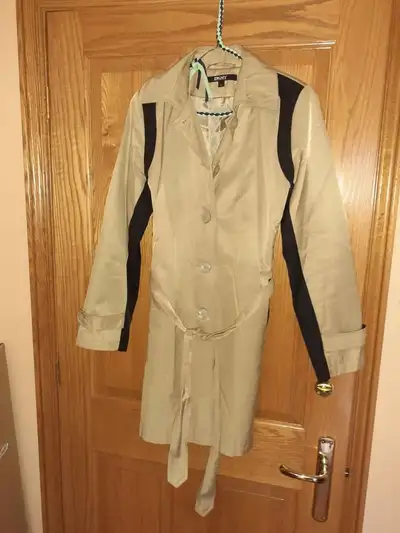 Spring trench coat/ manteau printemps - Donna Karan NY, View more