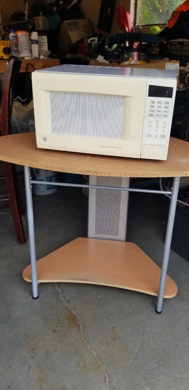 Free Microwave n comp table .. Free Stuff Saskatoon Kijiji